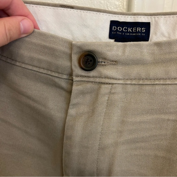 Dockers Men’s Classic Fit W38 L34 Khaki Pants Stretch Cotton Blend - Picture 5 of 10